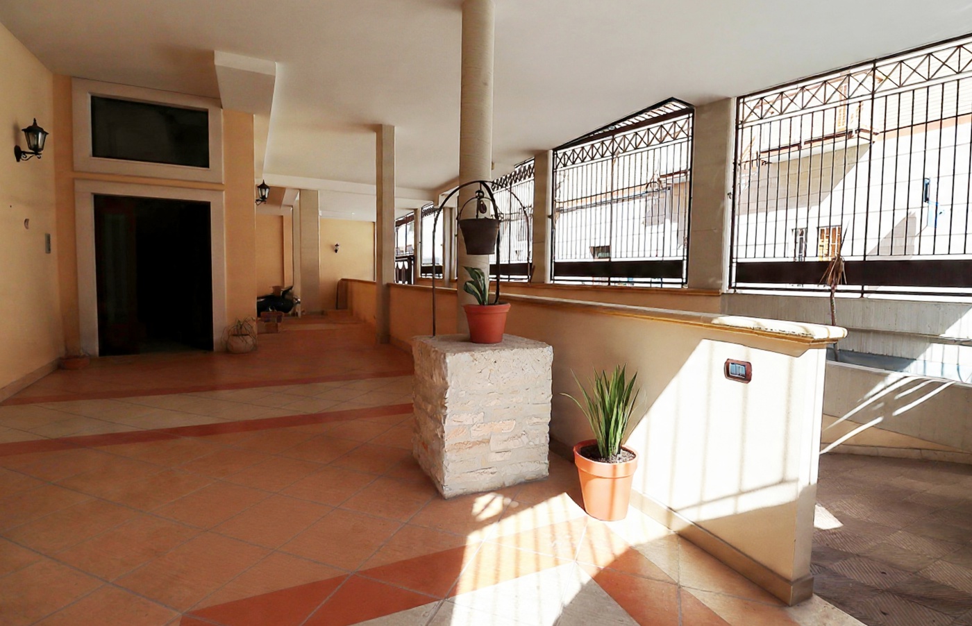 Stabile/Palazzo con box doppio a Bari