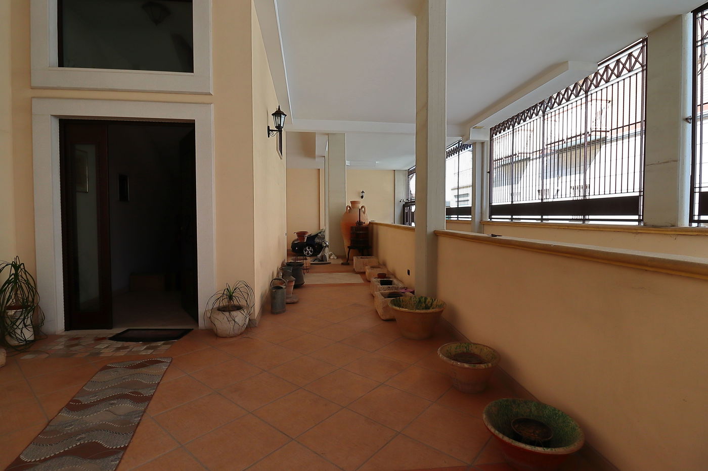 Stabile/Palazzo con box doppio a Bari