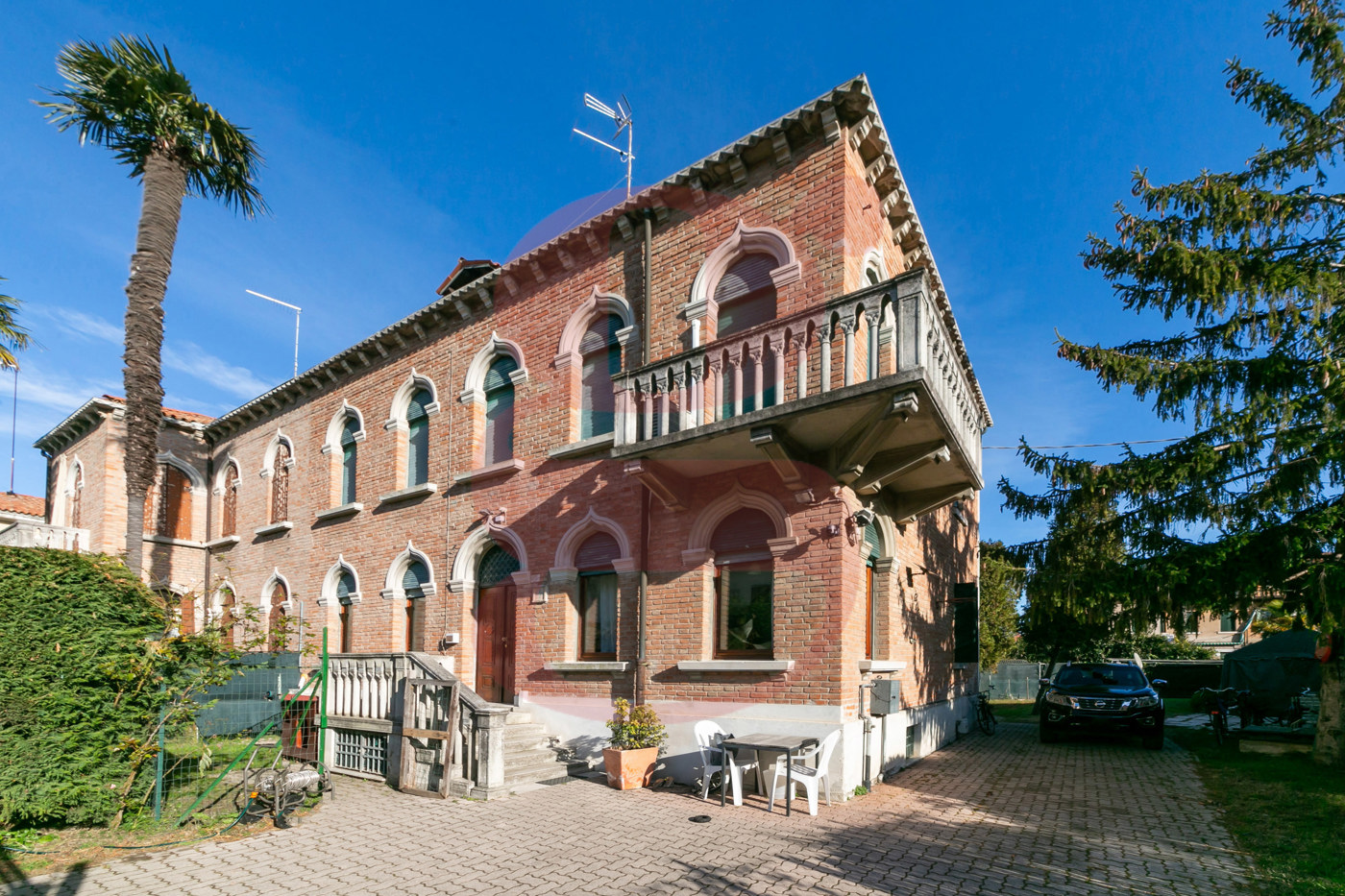 Villa Bifamiliare con giardino a Venezia