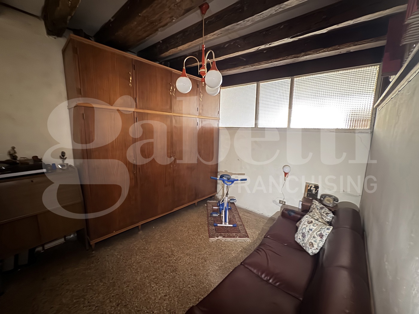 Trilocale da ristrutturare a Venezia