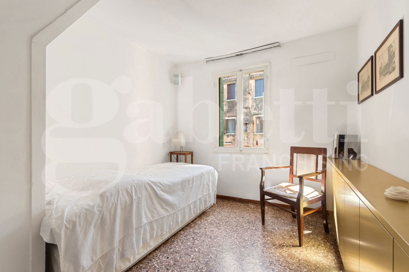 Quadrilocale arredato in affitto a Venezia