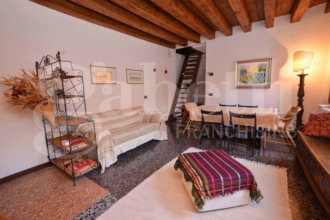 Quadrilocale arredato in affitto a Venezia