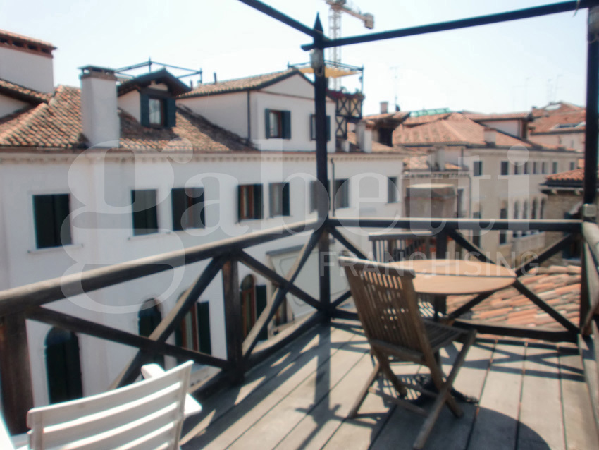 Monolocale arredato in affitto a Venezia