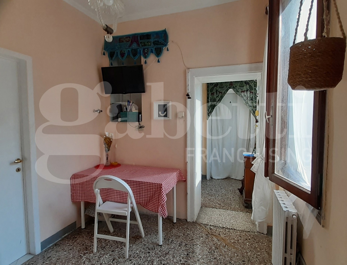 Monolocale arredato in affitto a Venezia