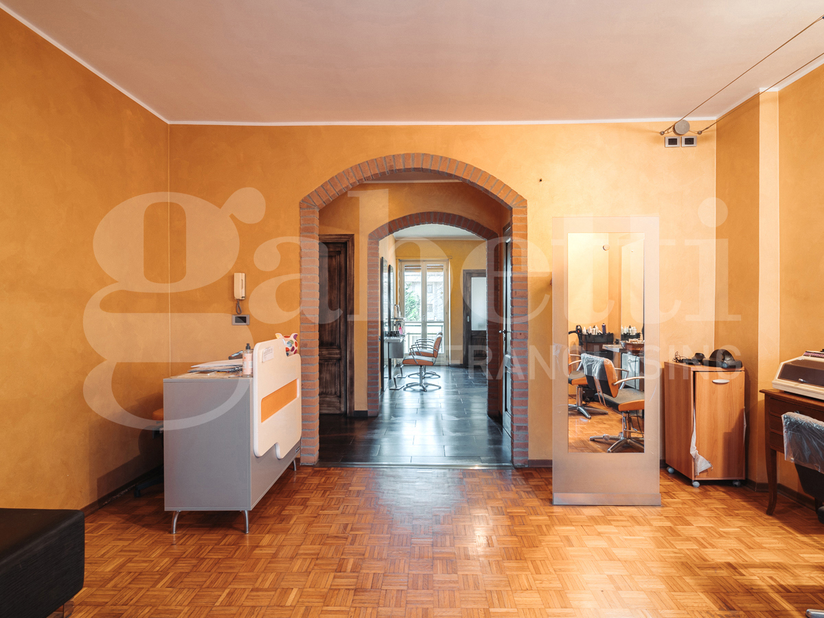 Negozio in vendita a Pinerolo