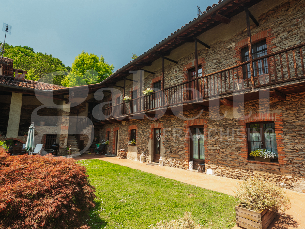 Casa indipendente con giardino a Roletto