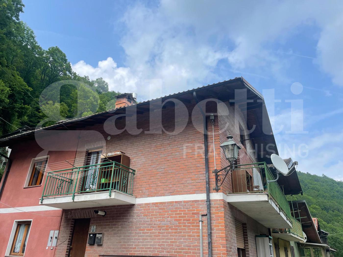Trilocale arredato in affitto a Perrero