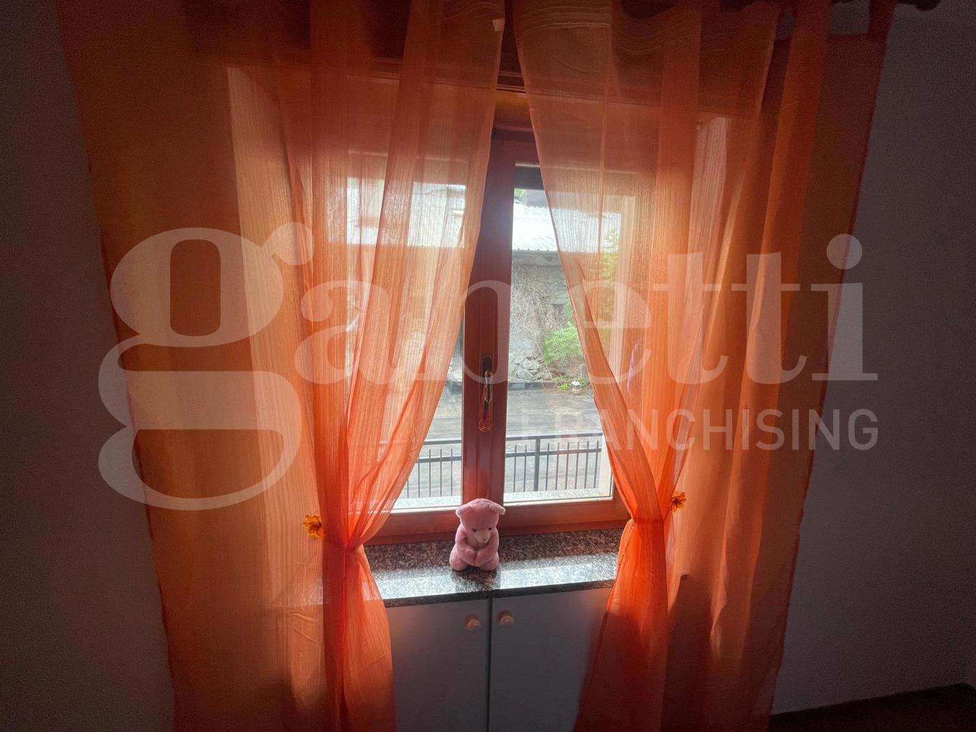 Trilocale arredato in affitto a Perrero