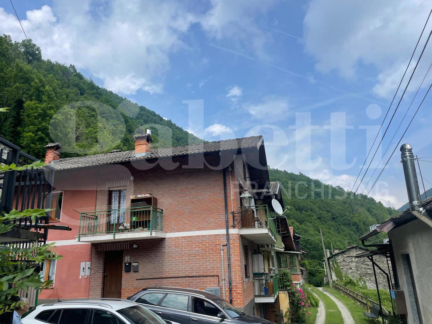 Trilocale arredato in affitto a Perrero