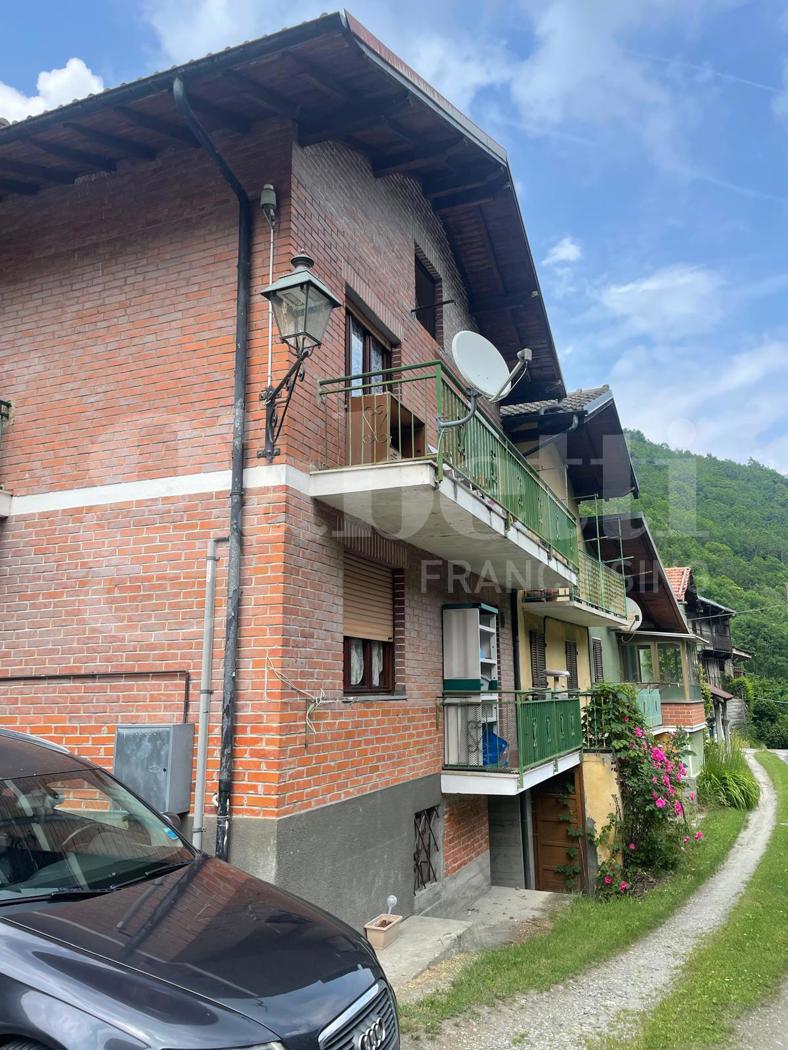 Trilocale arredato in affitto a Perrero