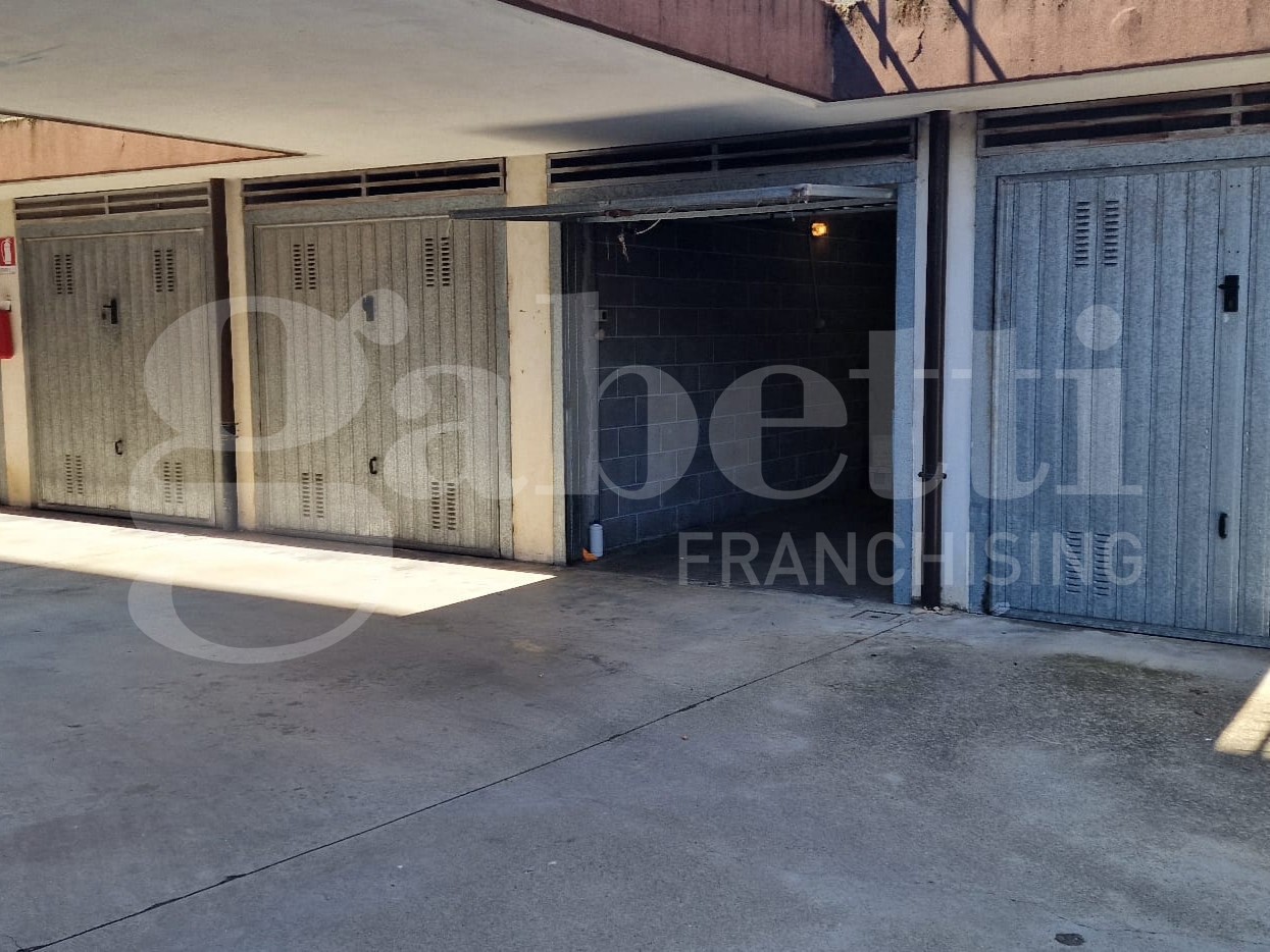 Box/Garage 18mq in vendita a Pinerolo