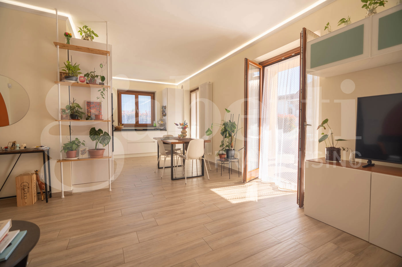 Quadrilocale con giardino a Piscina