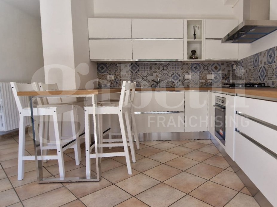 Trilocale arredato in affitto a Pinerolo