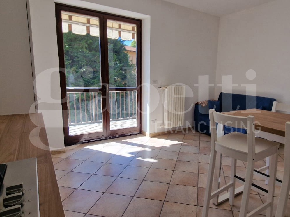 Trilocale arredato in affitto a Pinerolo