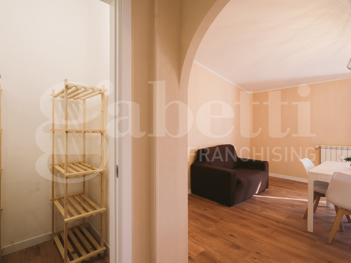 Trilocale con box a Roletto