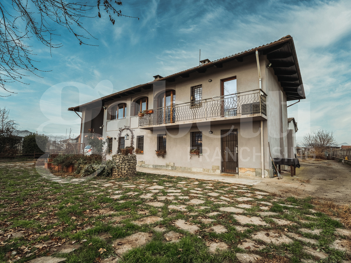 Casa indipendente con giardino a Buriasco
