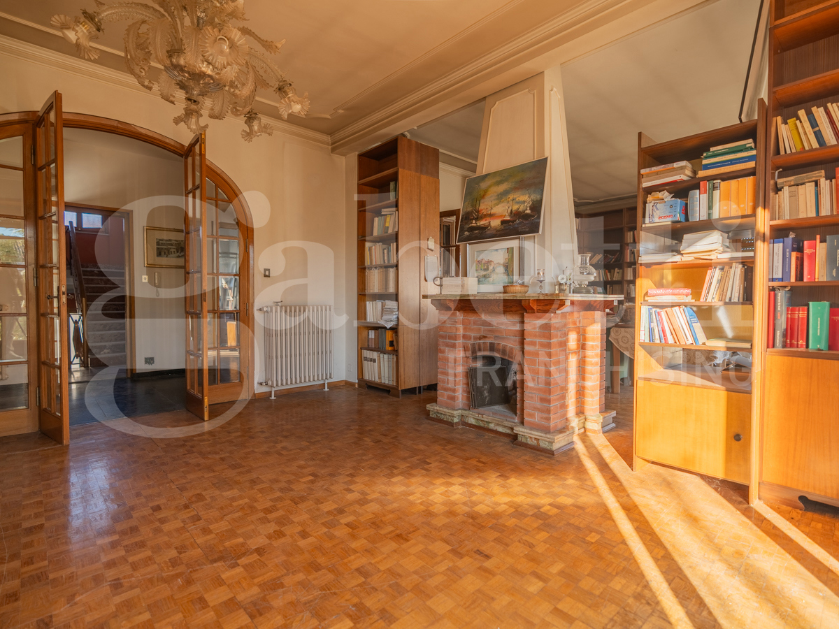 Appartamento con box a Pinerolo