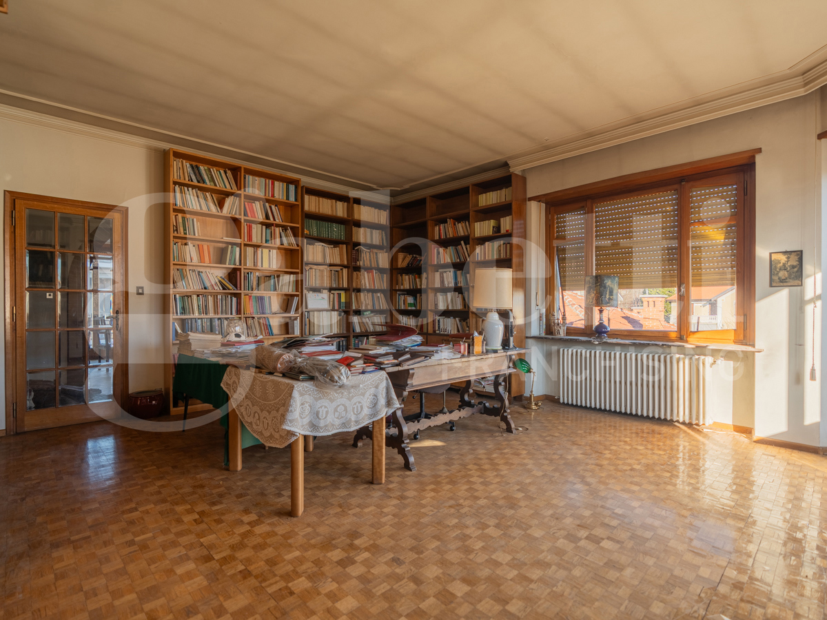 Appartamento con box a Pinerolo