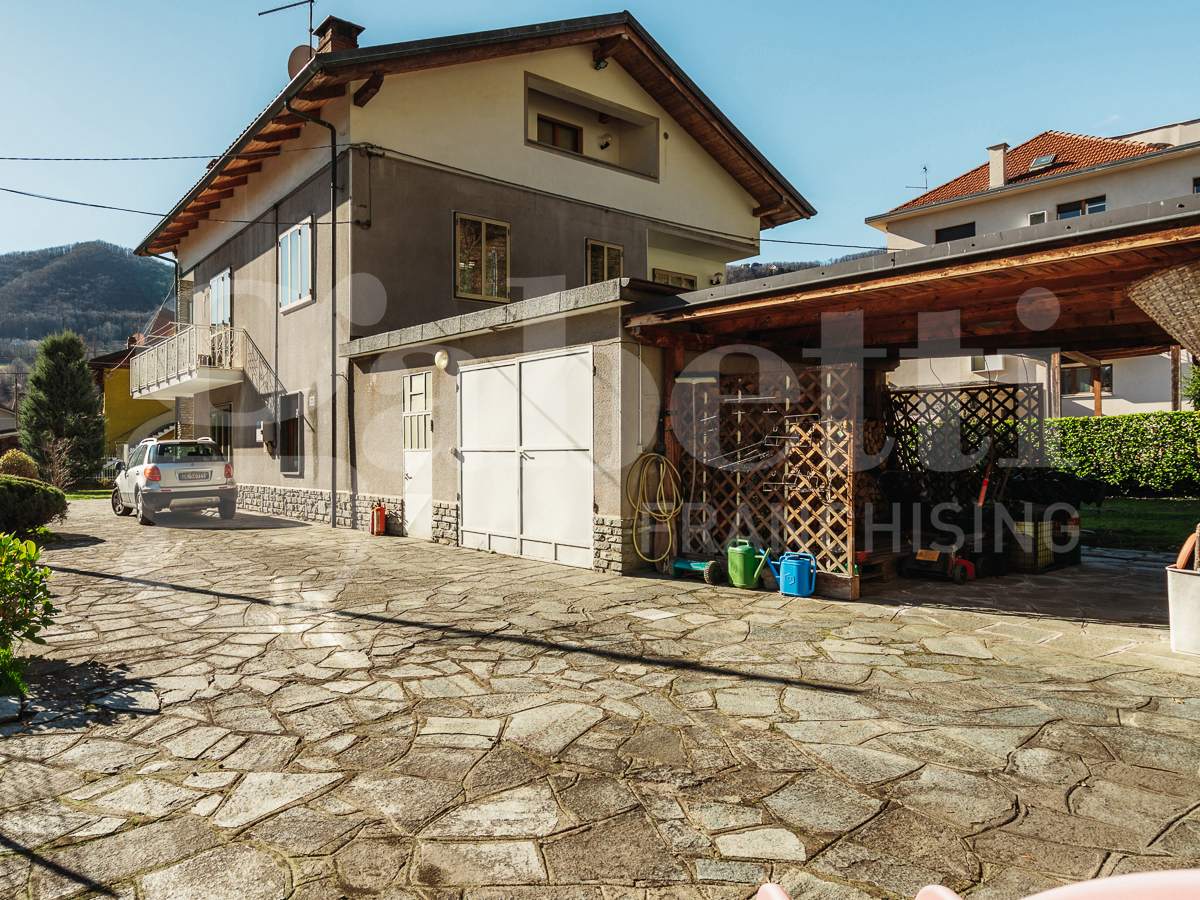 Appartamento con giardino a Porte