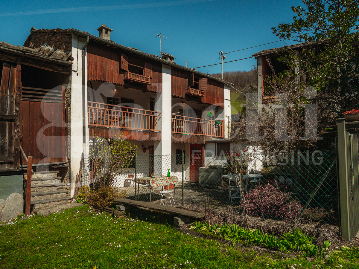 Casa indipendente in vendita a Angrogna