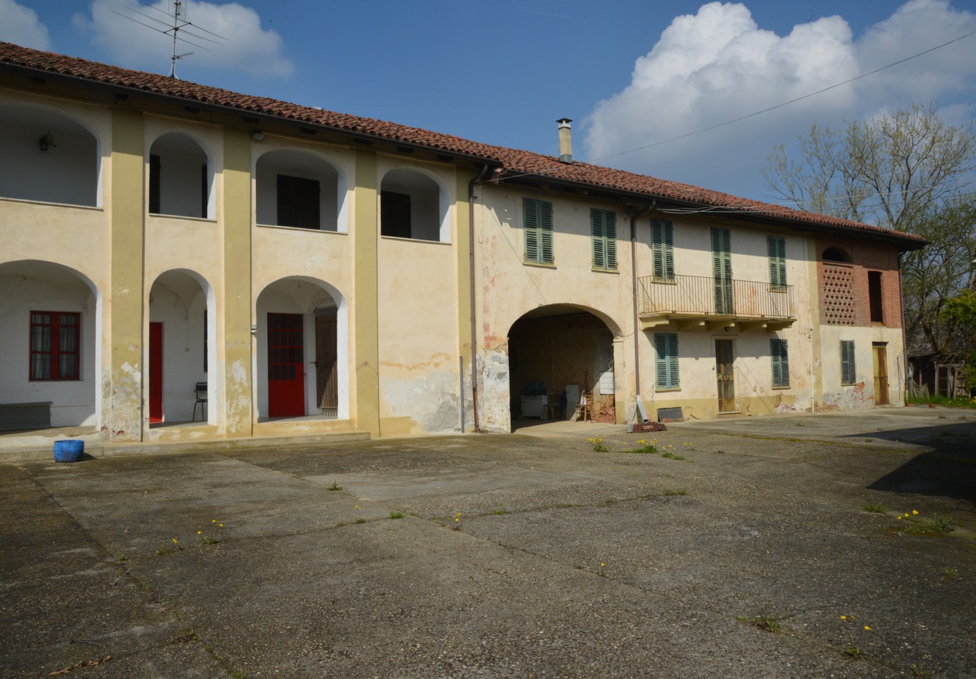 Villa Bifamiliare con giardino a Asti