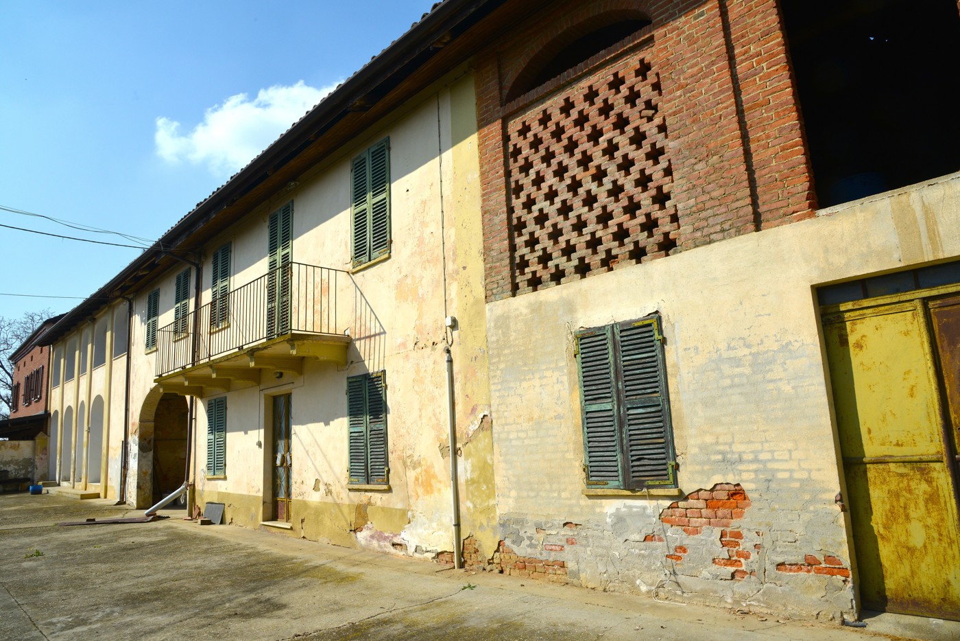 Villa Bifamiliare con giardino a Asti