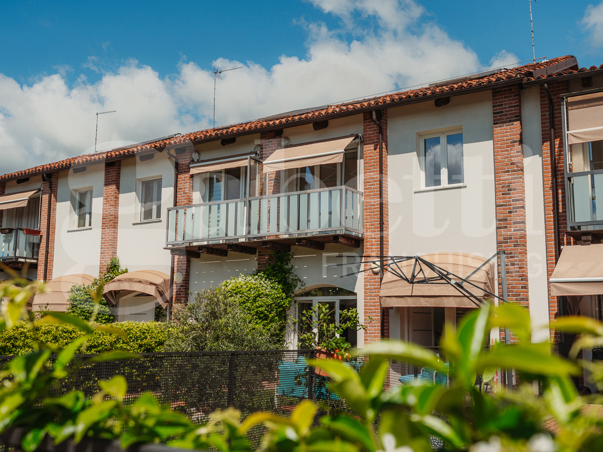 Villa con giardino a Pinerolo
