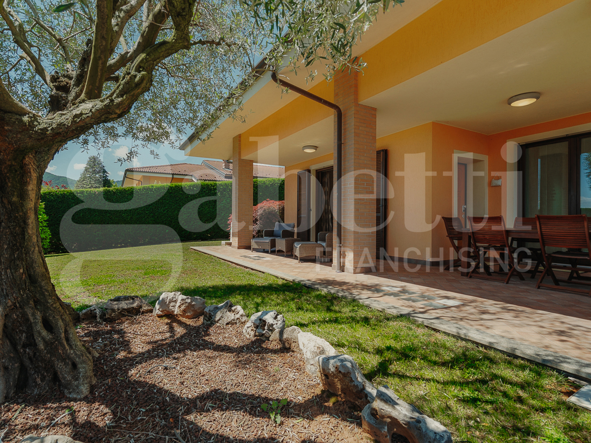 Villa con giardino a Cantalupa