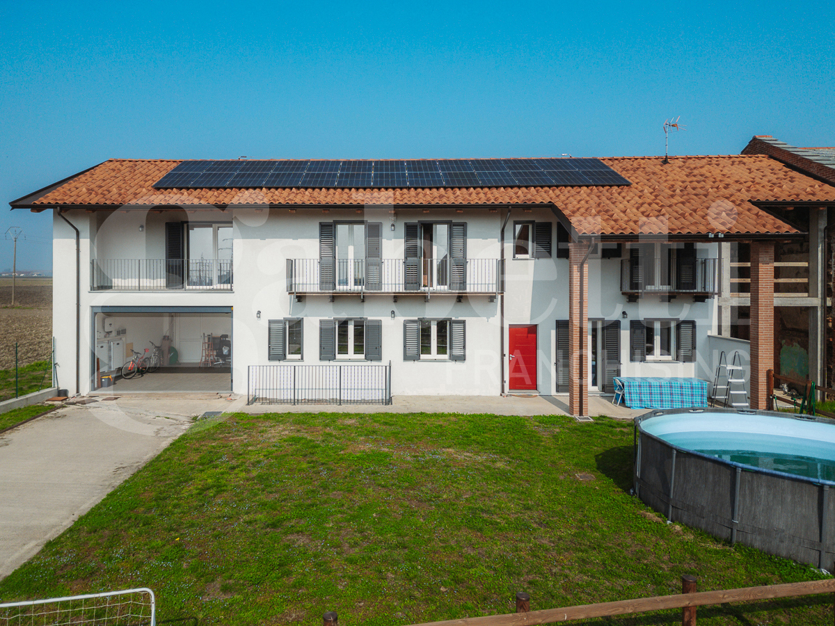 Casa indipendente con giardino a Buriasco