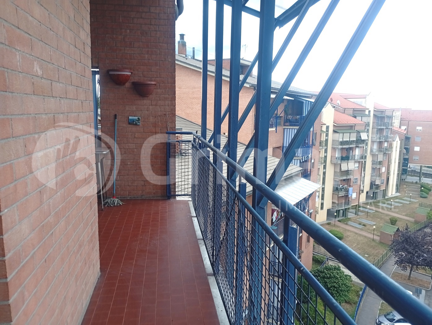 Quadrilocale con box a Beinasco