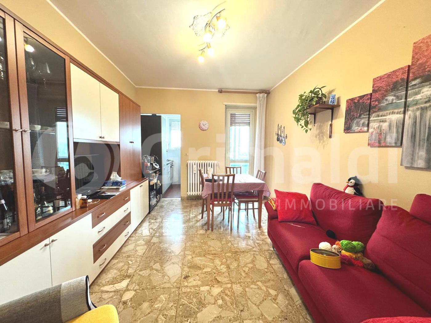 Trilocale arredato in affitto a Beinasco