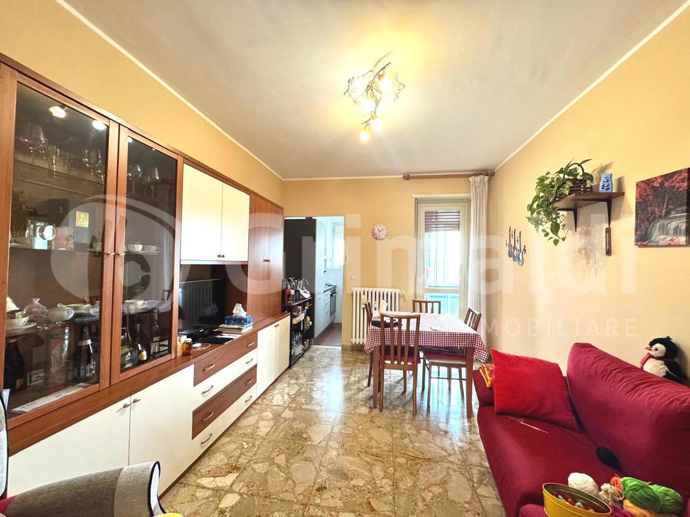 Trilocale arredato in affitto a Beinasco