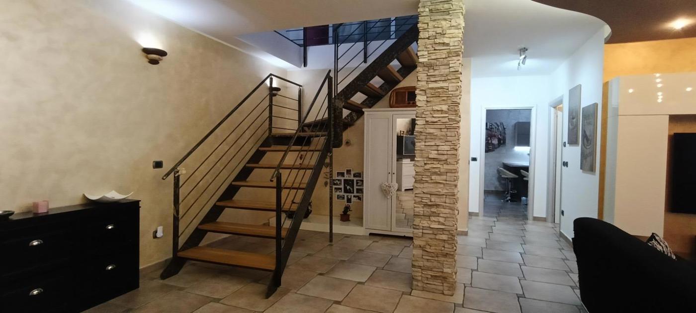 Appartamento con box a Nole