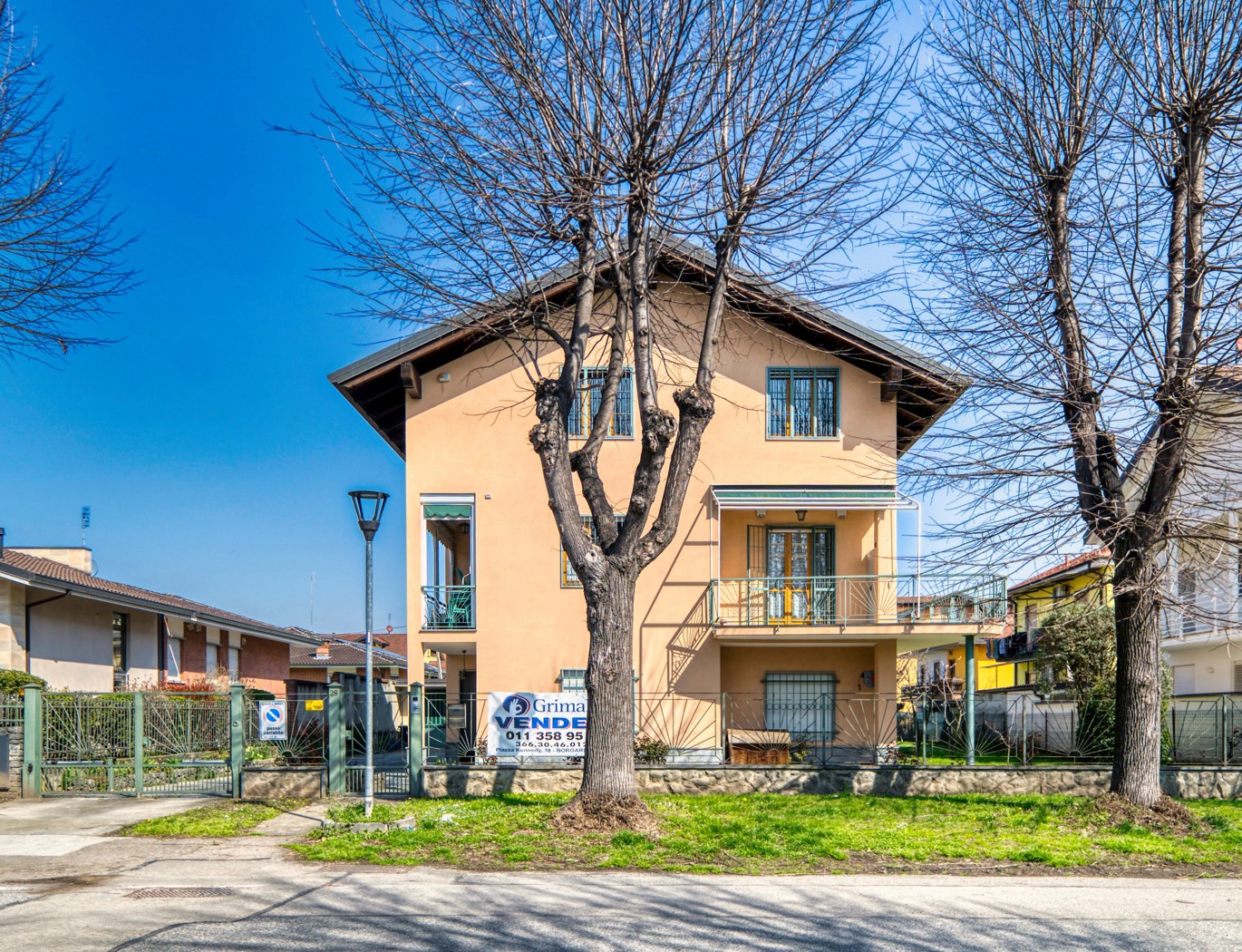 Villa Bifamiliare con giardino a Beinasco