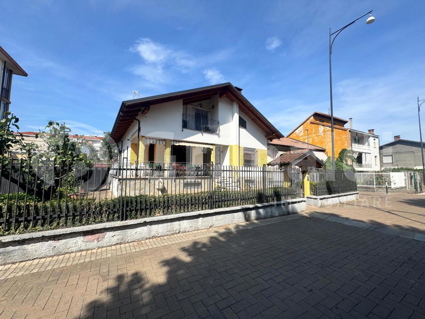 Villa con giardino a Beinasco