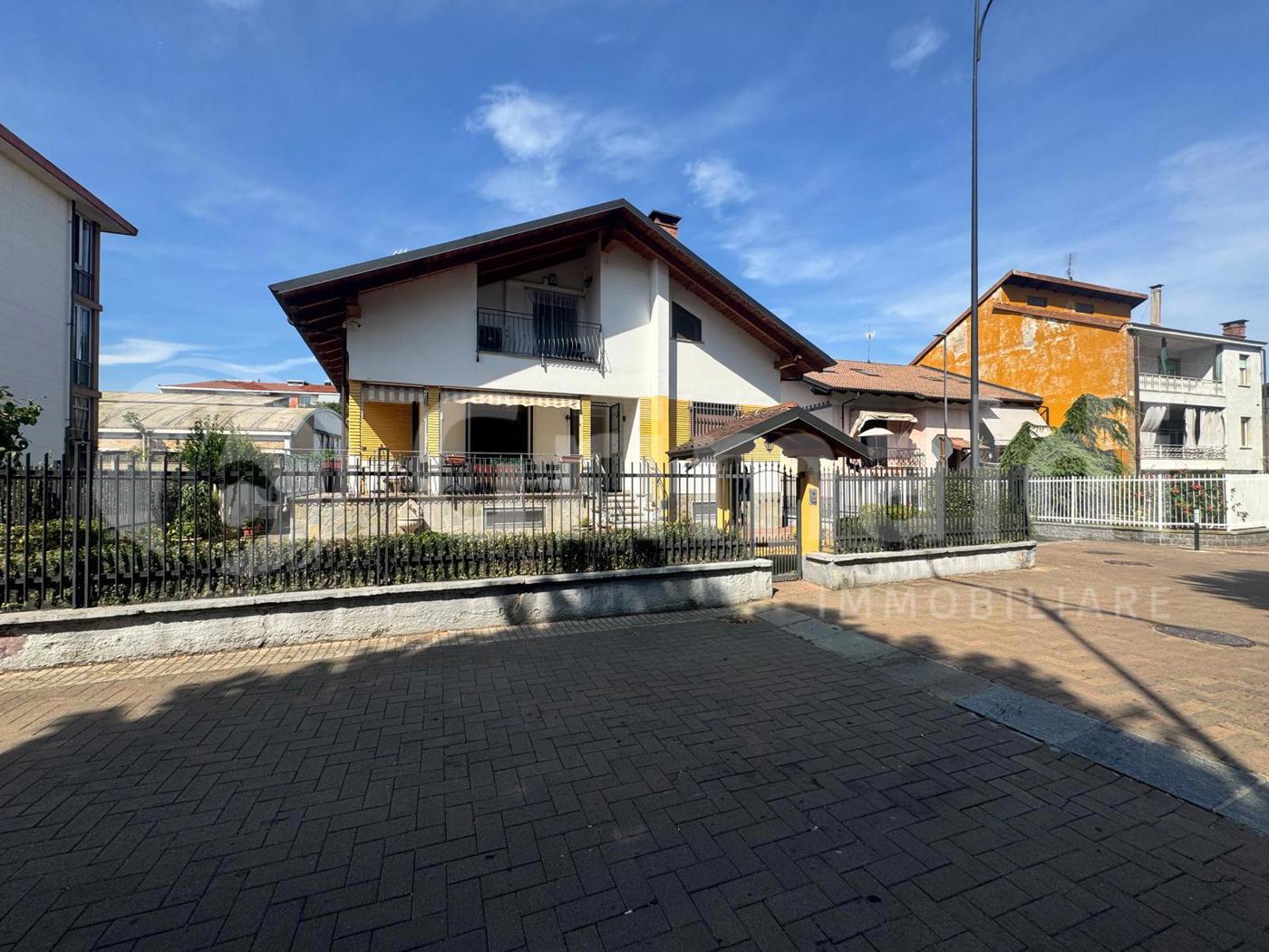 Villa con giardino a Beinasco