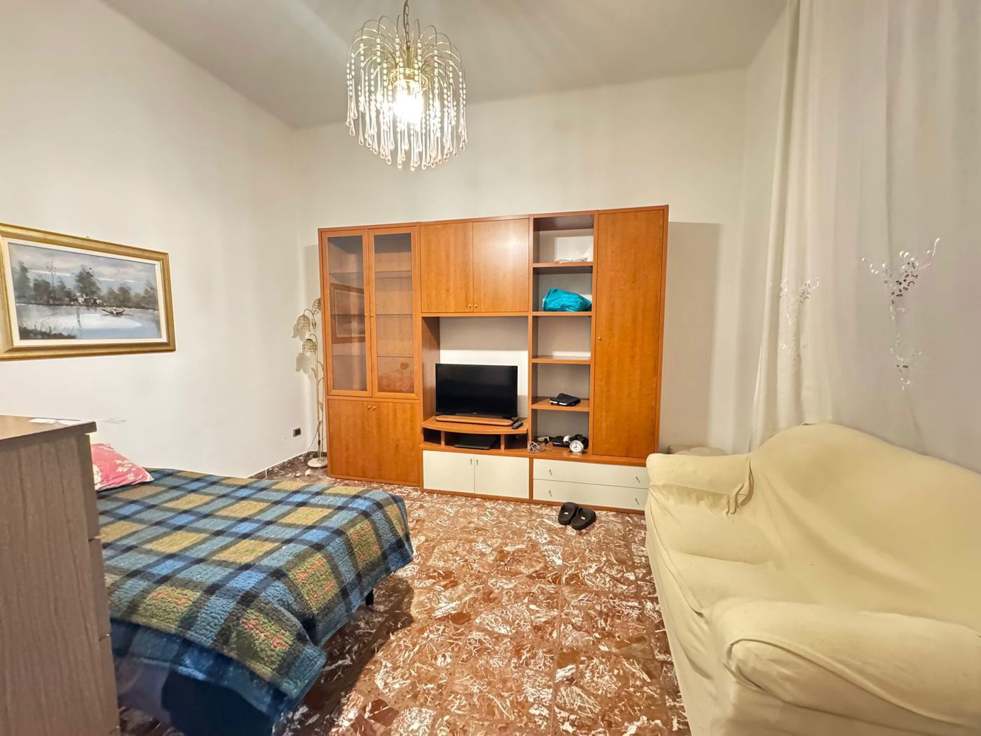 Casa indipendente con box doppio a Bologna