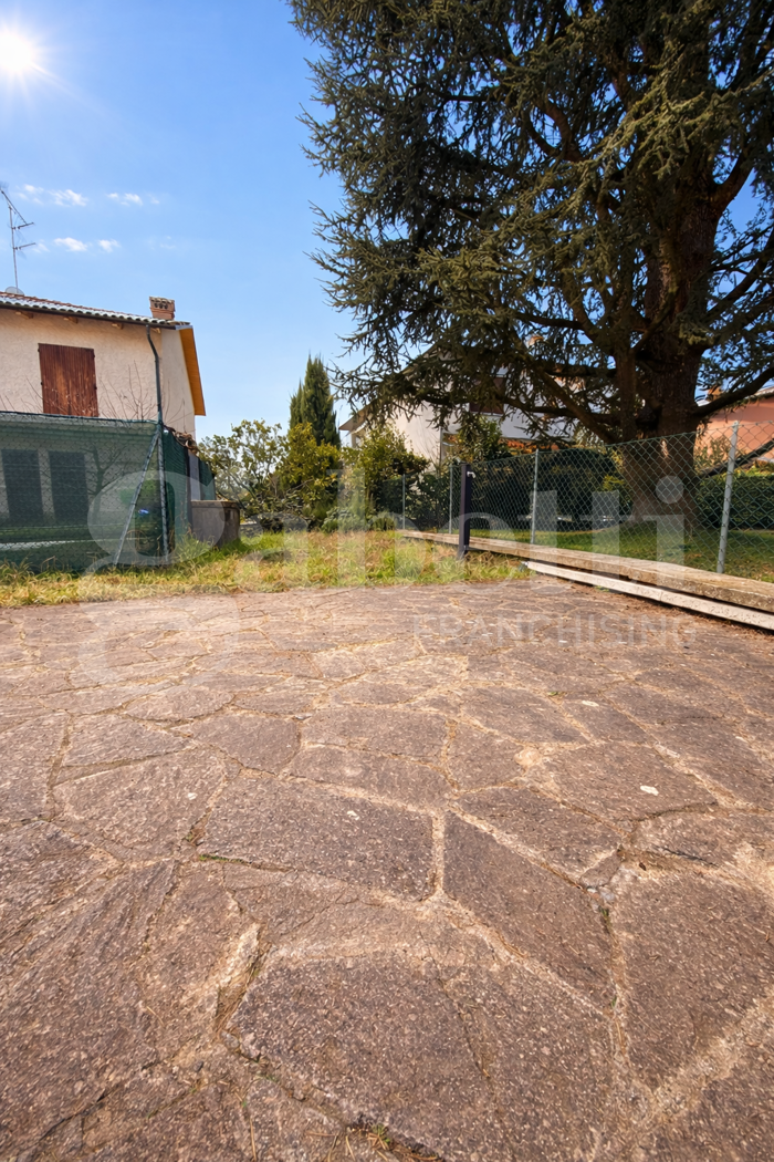 Villa con giardino a Minerbio