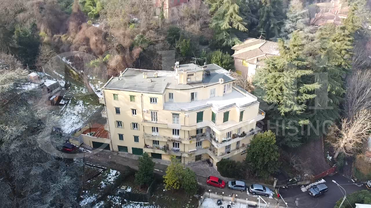 Attico da ristrutturare a Bologna