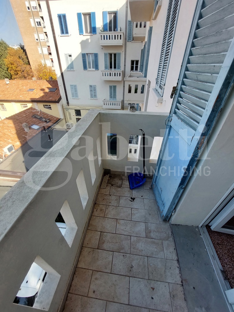 Trilocale arredato in affitto a Bologna