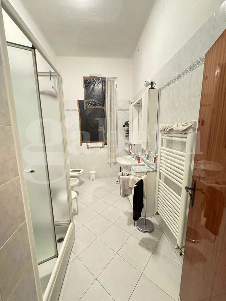 Casa indipendente con box doppio a Bologna