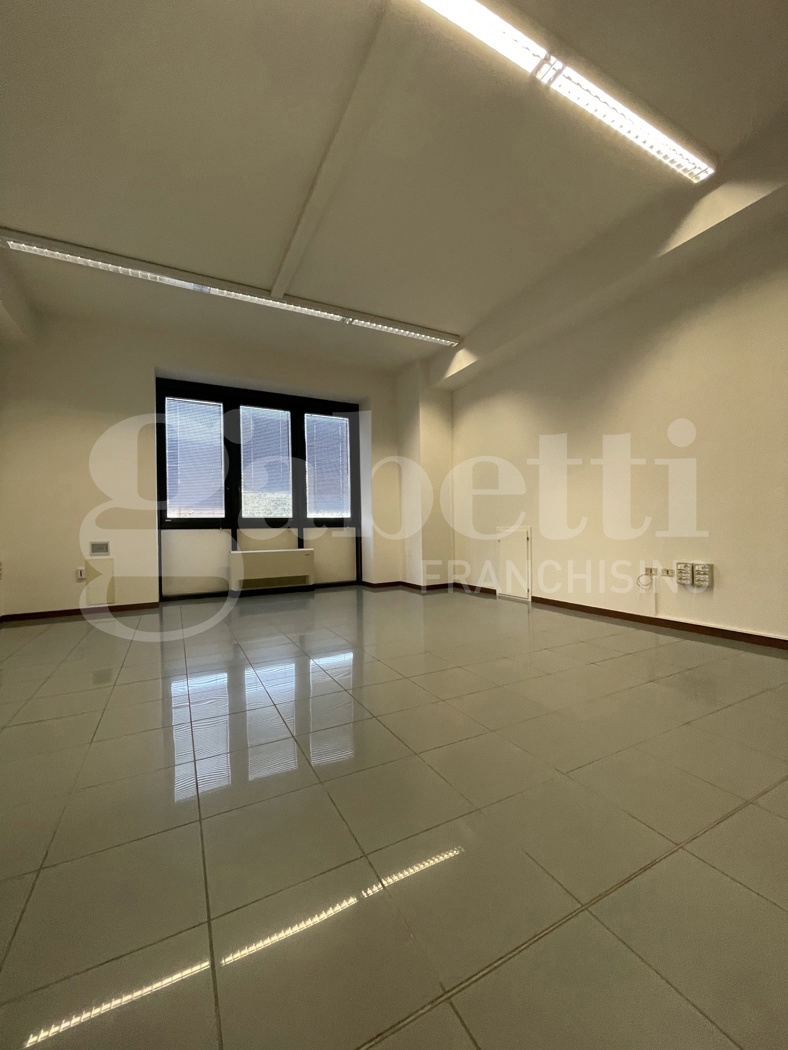 Ufficio in vendita a Pianoro