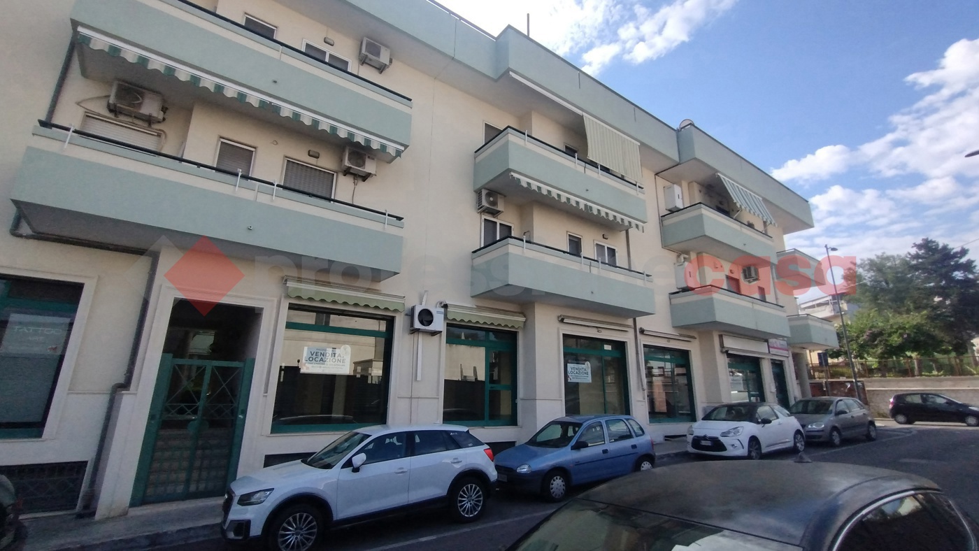 Negozio in affitto a San Giorgio Ionico