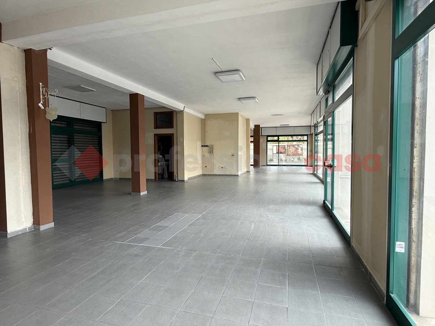 Negozio in affitto a San Giorgio Ionico