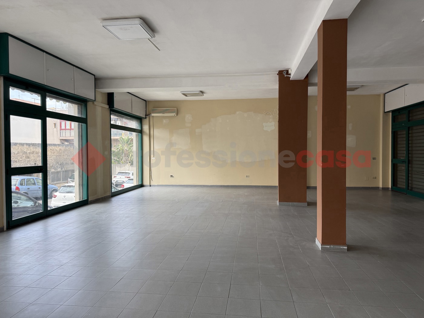 Negozio in affitto a San Giorgio Ionico