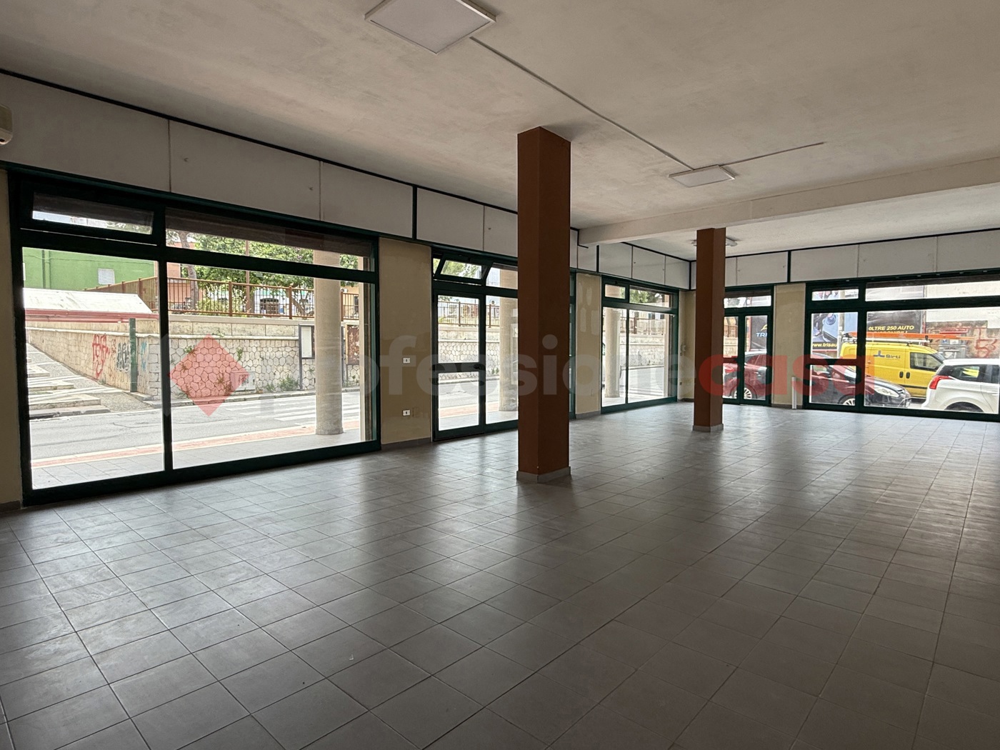 Negozio in affitto a San Giorgio Ionico