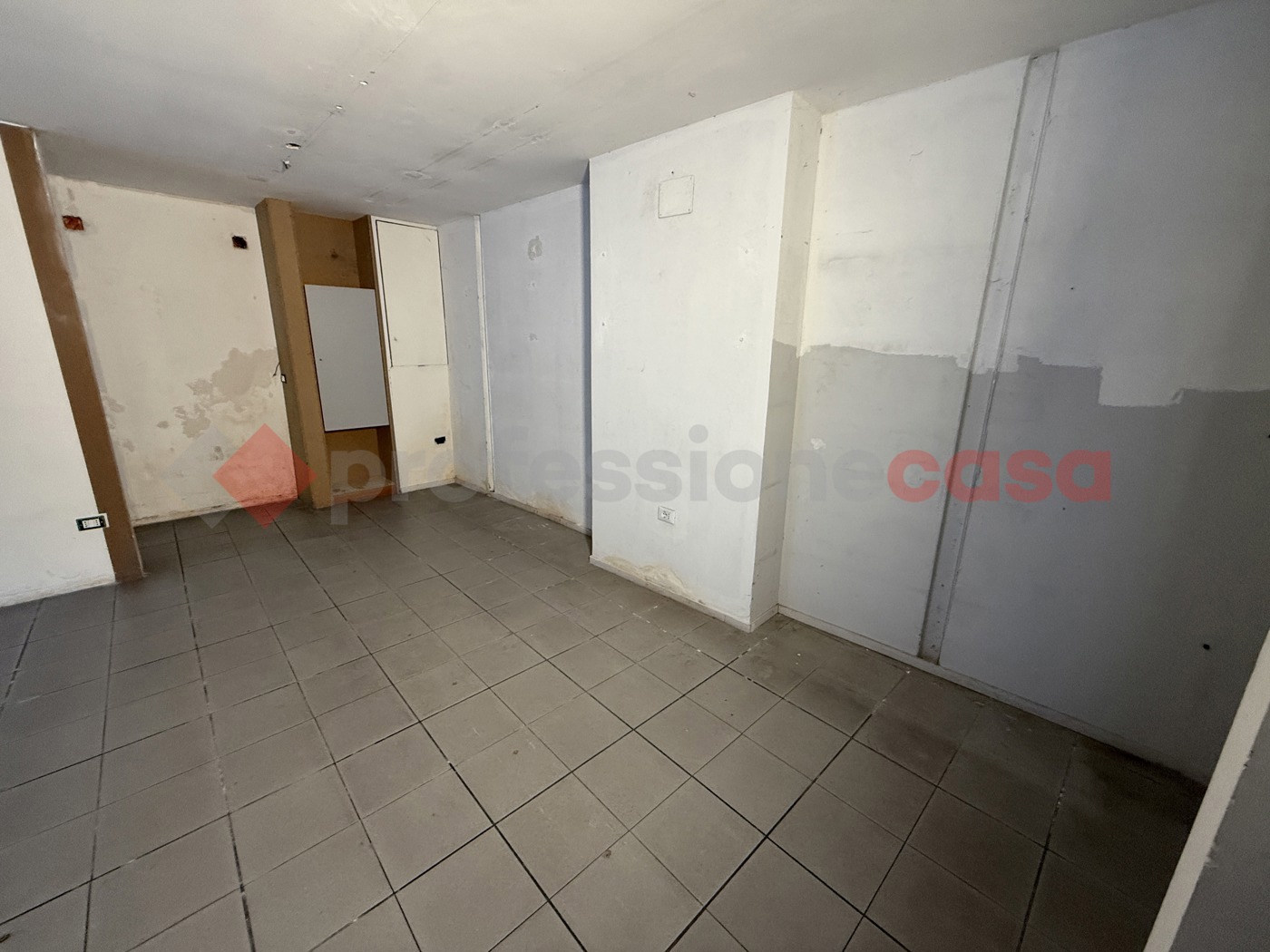 Negozio in affitto a Taranto