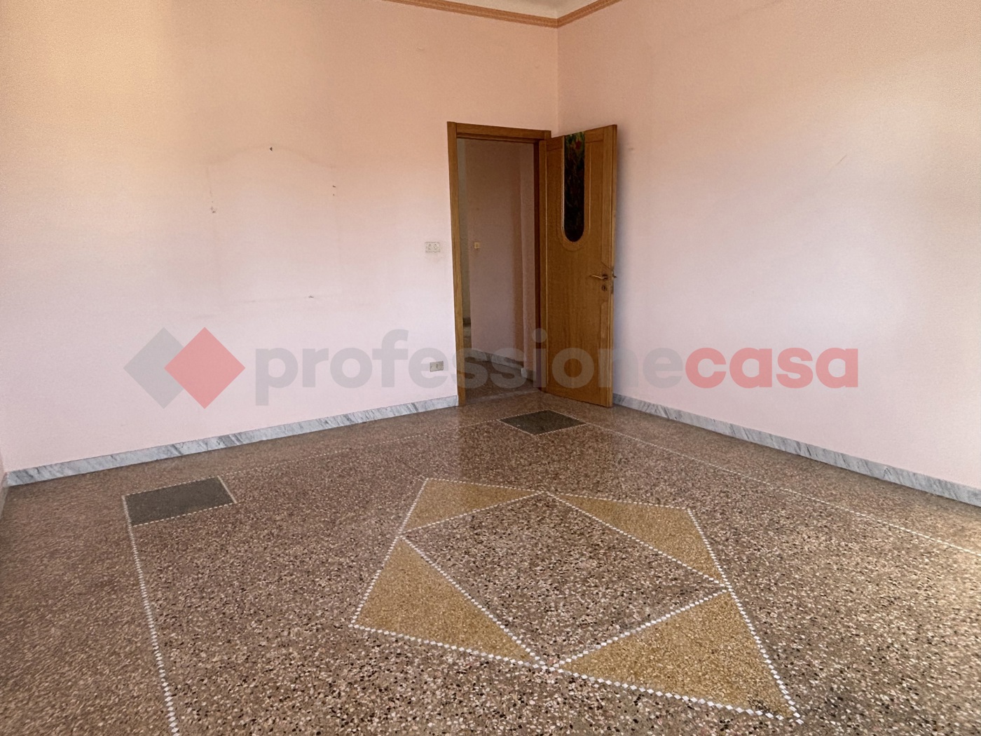 Trilocale da ristrutturare a Taranto