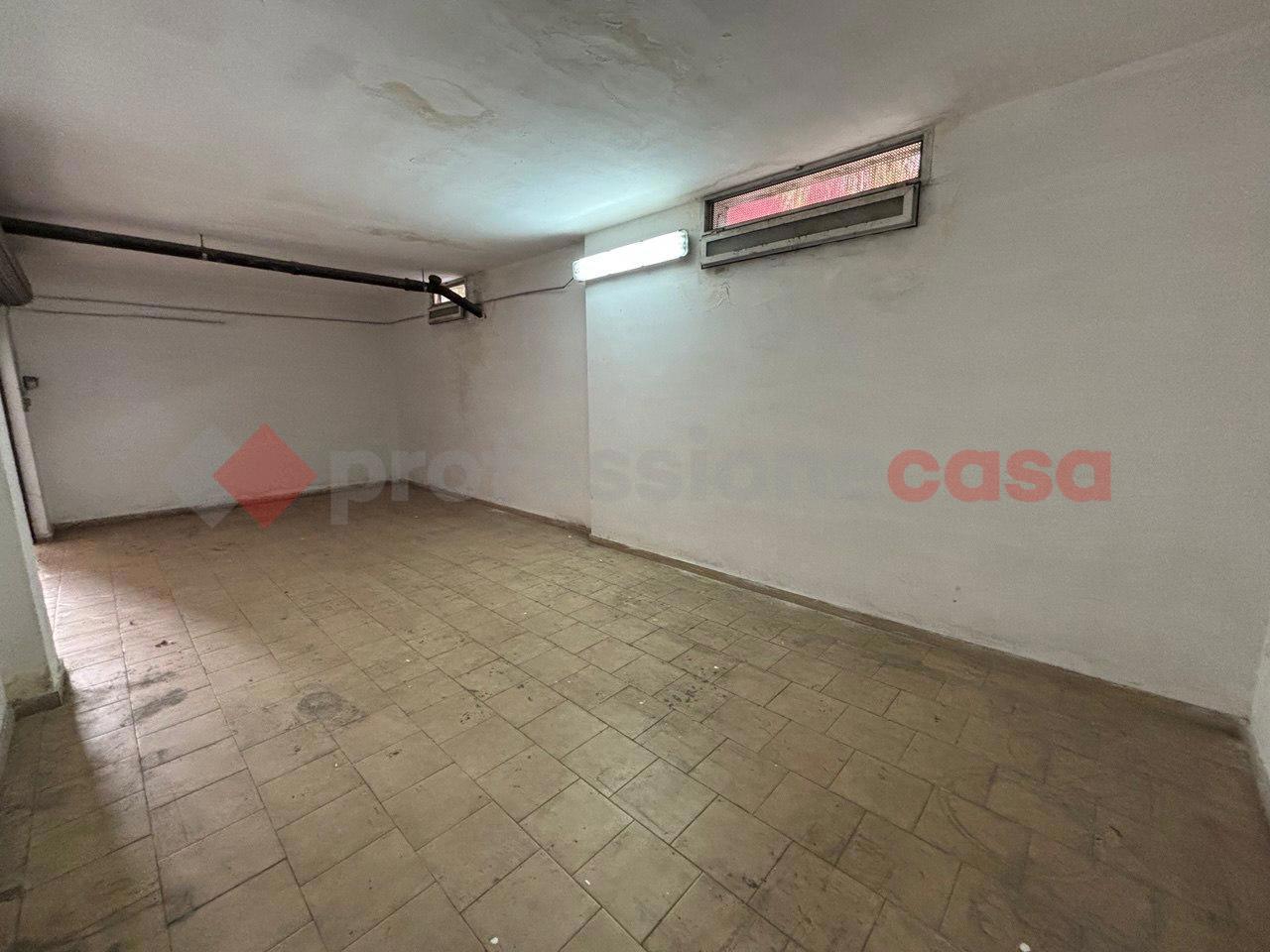 Box/Garage 38mq in vendita a Taranto