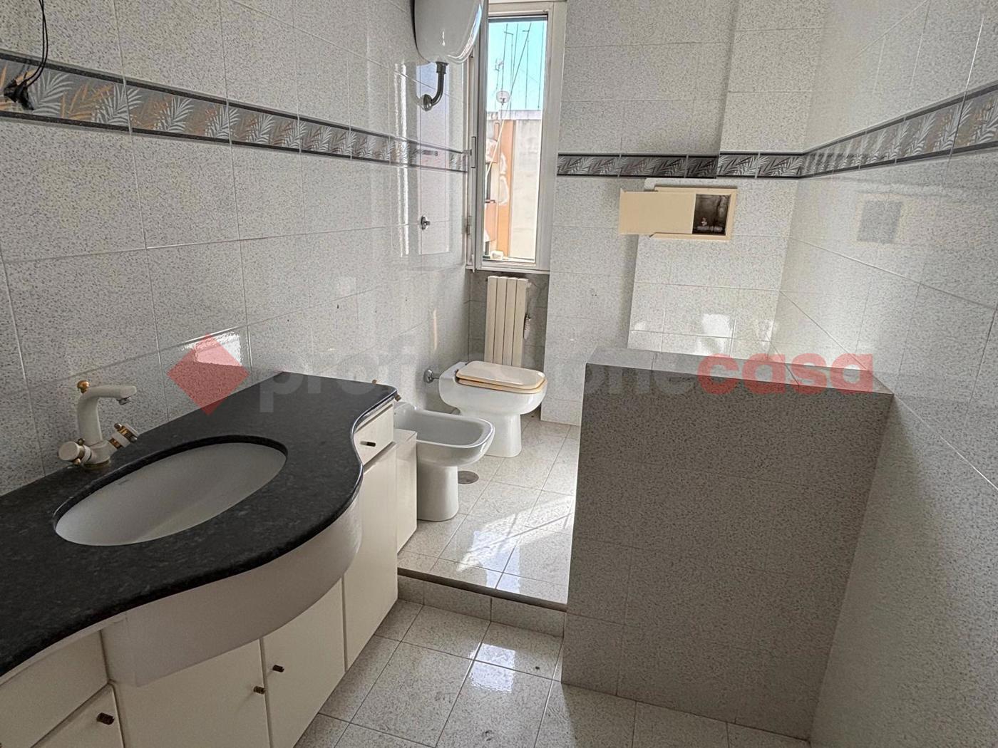 Trilocale da ristrutturare a Taranto